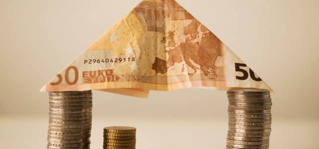 Acheter une maison sans crédit : les alternatives financières à la banque