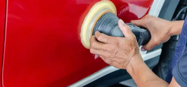 Comment enlever les taches de peinture sur une voiture ?